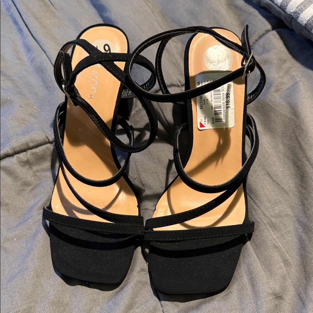 TOP Moda Black Strappy Heels